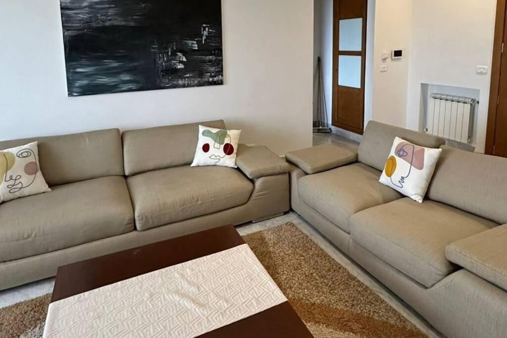 Un Tres Beau Studio Luxueux Ар'яна Екстер'єр фото